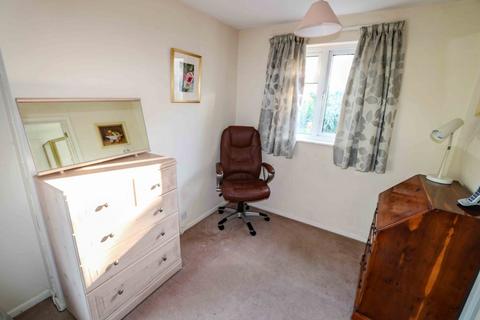 23 Fernhurst Close, Hayling Island, PO11 0DT