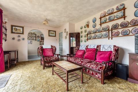 2 Downer Meadow, Godalming, GU7 3SY