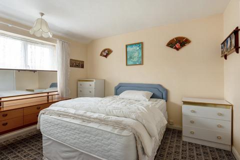2 Downer Meadow, Godalming, GU7 3SY