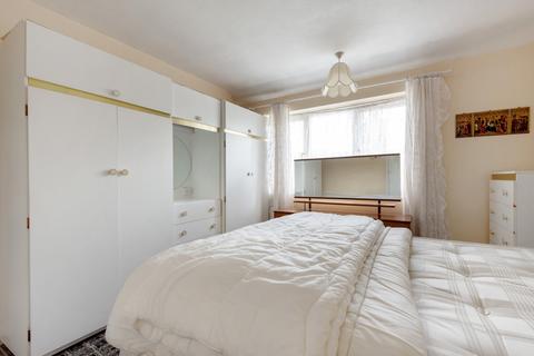 2 Downer Meadow, Godalming, GU7 3SY