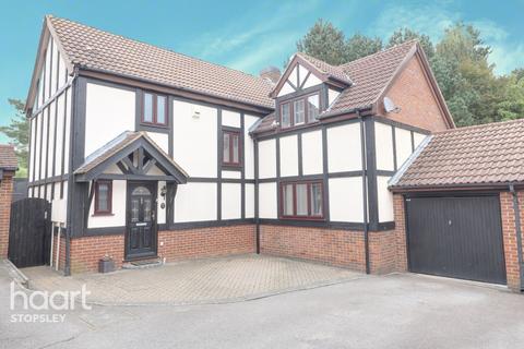 12 Greenriggs, Luton, LU2 9TQ
