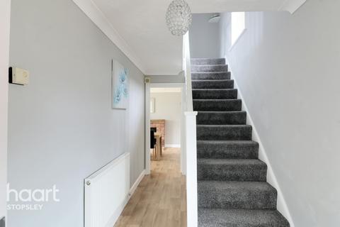 12 Greenriggs, Luton, LU2 9TQ