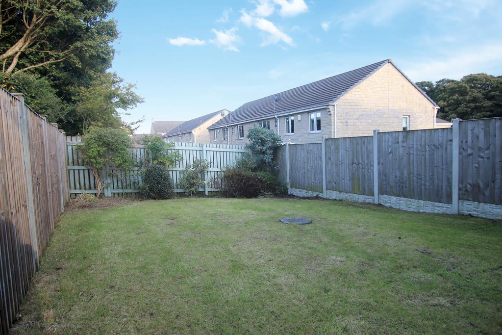 Swan Avenue, Bingley 2 bed end of terrace house £700 pcm (£162 pw)