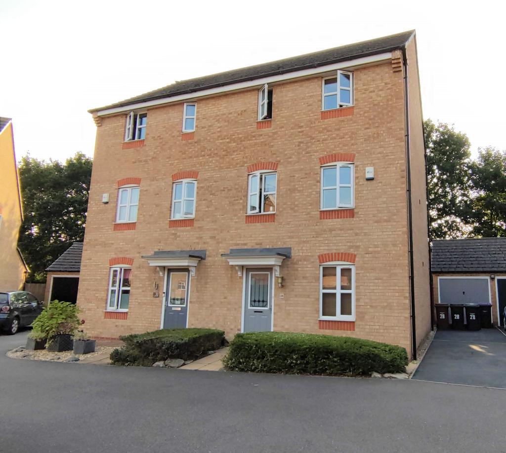 Hadrians Walk, North Hykeham, LN6 4 bed semidetached house £235,000