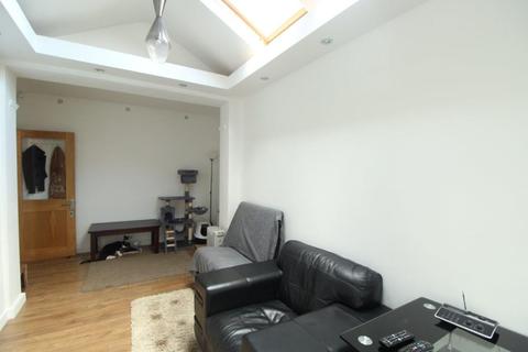 3 Florida Street, Oldham, OL8 1EL