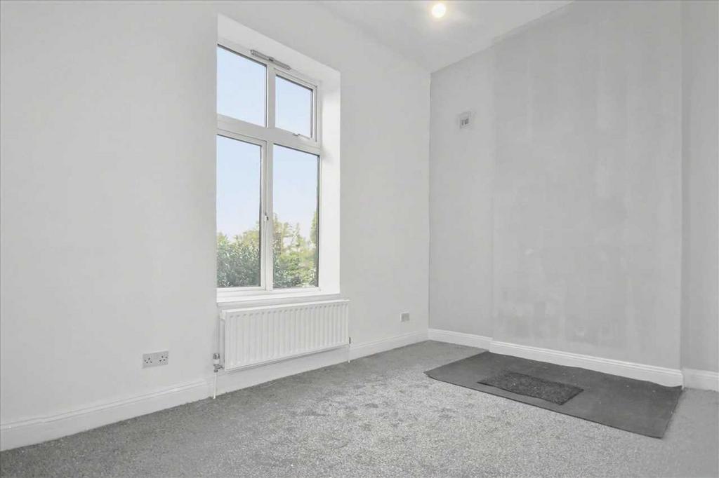 Apartment in Chiswick - View 4
