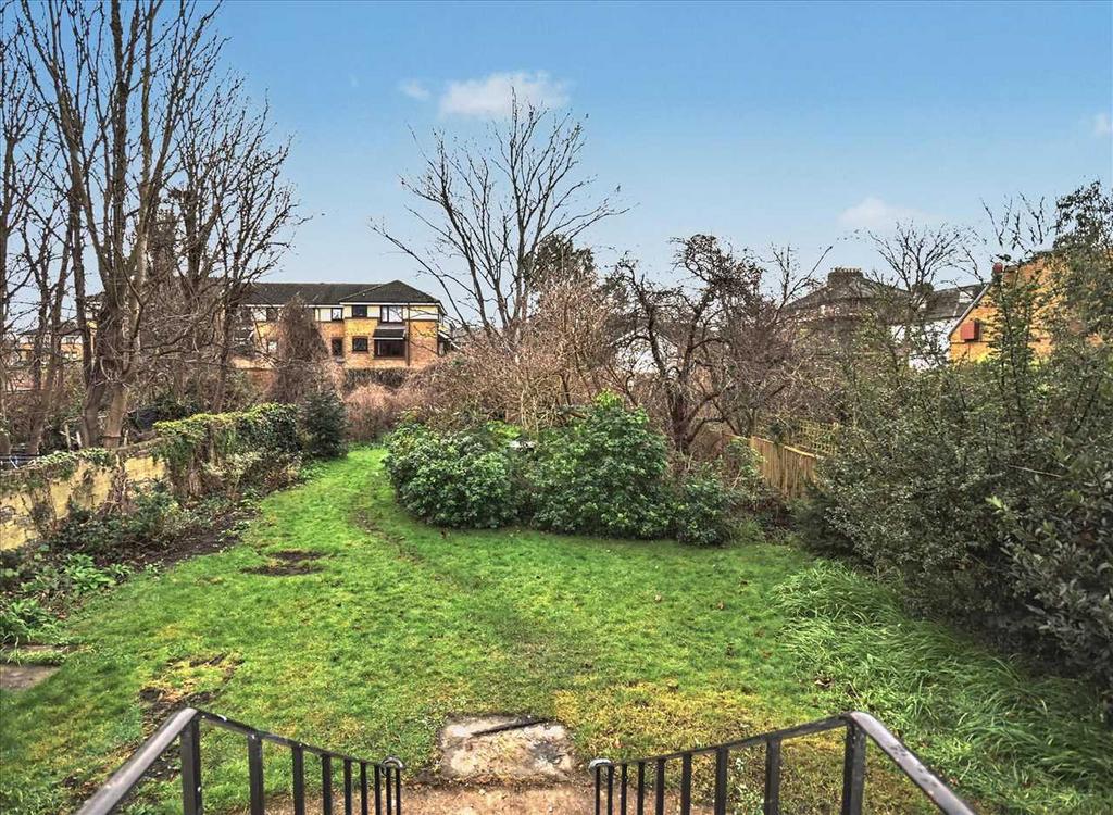 Apartment in Chiswick - View 5