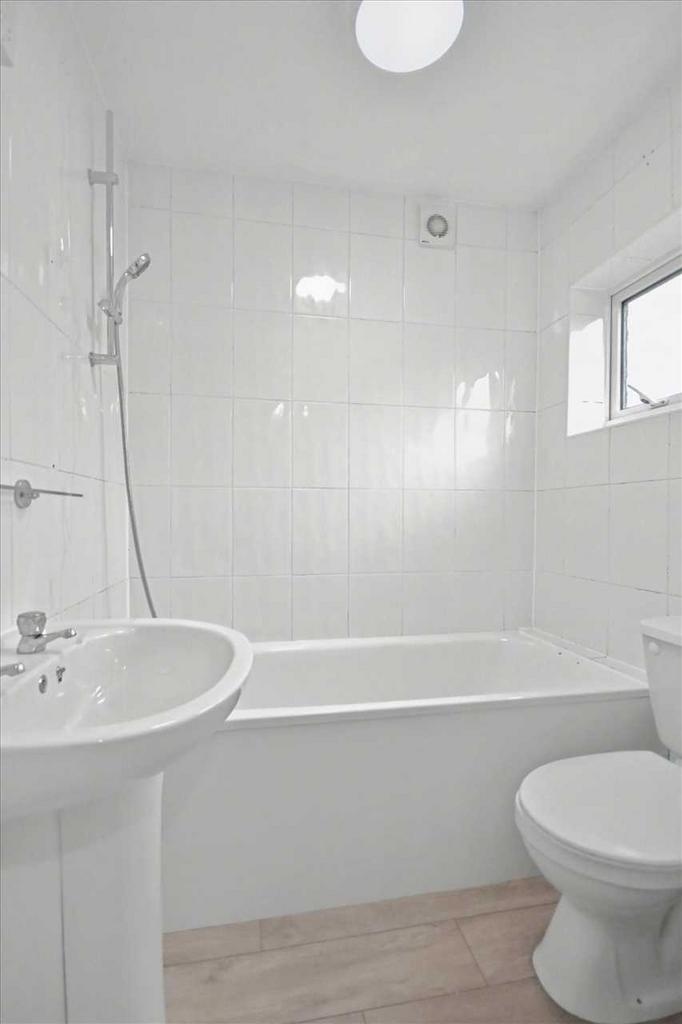 Apartment in Chiswick - More