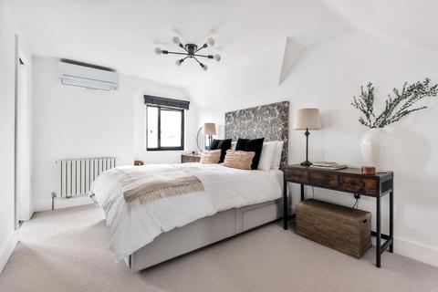 36b Alexandra Road, Windsor, SL4 1HR