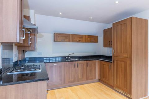 2 bedroom flat to rent - Uxbridge Road, Wendover