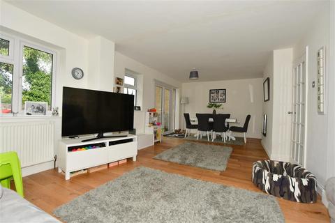 18 Canon Close, Rochester, ME1 3EN