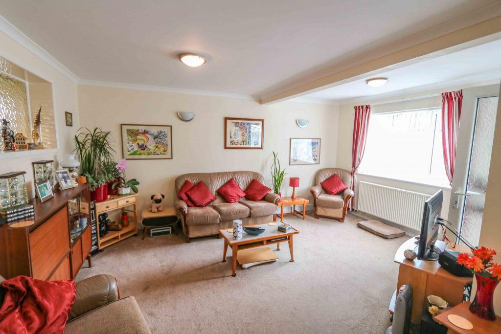 Seafront Estate, Hayling Island 3 bed detached bungalow £410,000