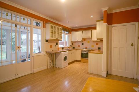 3 bedroom terraced house for sale - The Drive, Upney, IG11