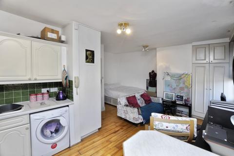Studio to rent, Cricklewood Broadway, Cricklewood NW2