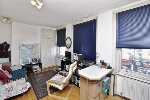 Studio to rent, Cricklewood Broadway, Cricklewood NW2