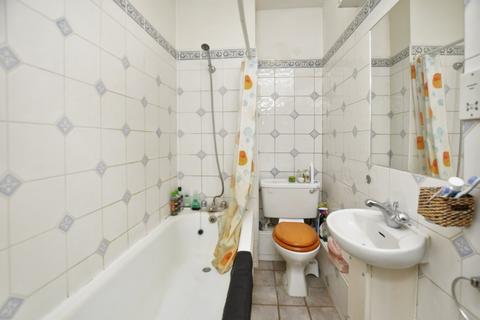 Studio to rent, Cricklewood Broadway, Cricklewood NW2