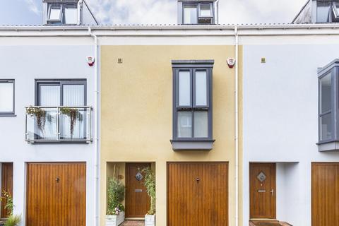 2 Smyth Lane, Bristol, BS3 2DE