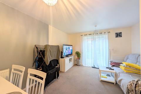 2 bedroom end of terrace house to rent, Lily Close, Burton Latimer, NN15