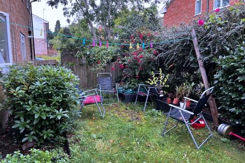 2 bedroom flat to rent, Greenhill Road, Moseley, B13