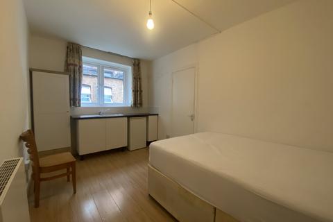 undefined, Holloway Road,  Holloway, N7