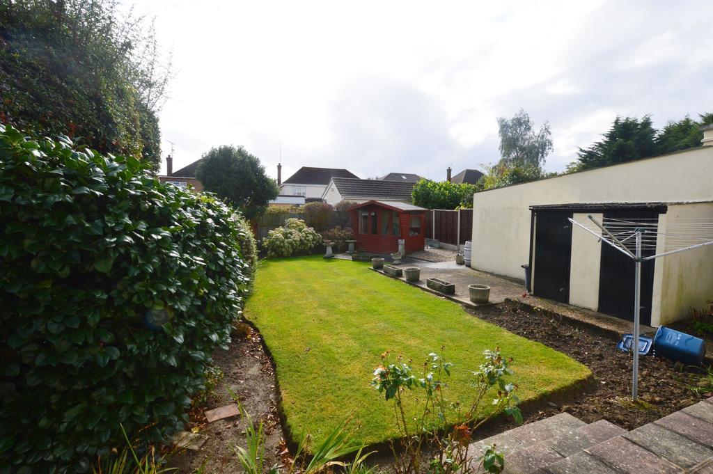 Glynde Way, SouthendOnSea, SS2 3 bed property £415,000