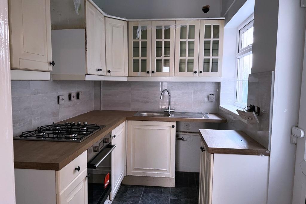 2 bedroom terraced close to birmingham city hospi
