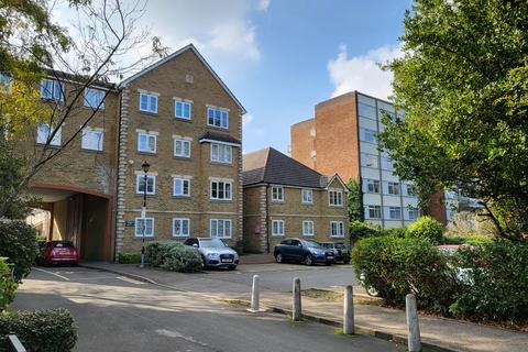 8 Arborfield Close, London, SW2 3NX