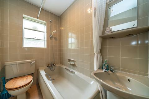 58 Bridgewater Road, Berkhamsted, HP4 1JB