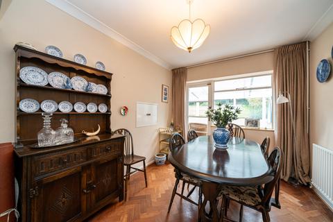 58 Bridgewater Road, Berkhamsted, HP4 1JB
