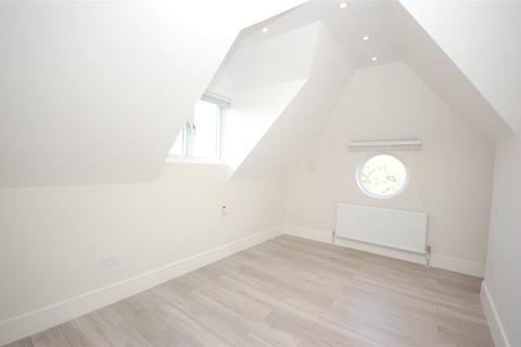 2 bedroom apartment to rent, Long Lane, Finchley, N3