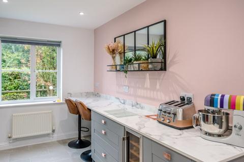 17 Collins Close, Saxmundham, IP17 1GE