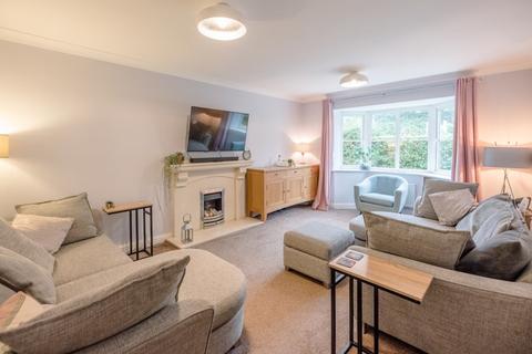 17 Collins Close, Saxmundham, IP17 1GE