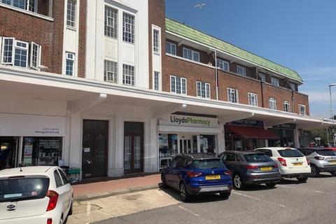 3 bedroom flat to rent, Strand Parade, Worthing