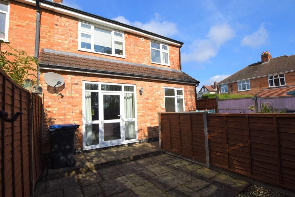 Springfield Road, Hinckley 1 bed ground floor flat £595 pcm (£137 pw)