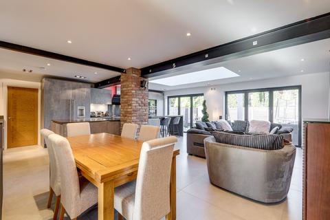 18 Fullbrook Close, Shirley, Solihull, B90 4UB
