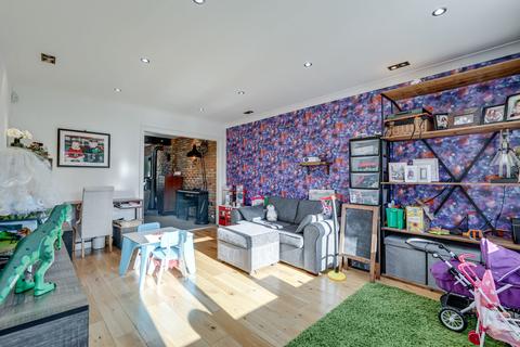 18 Fullbrook Close, Shirley, Solihull, B90 4UB
