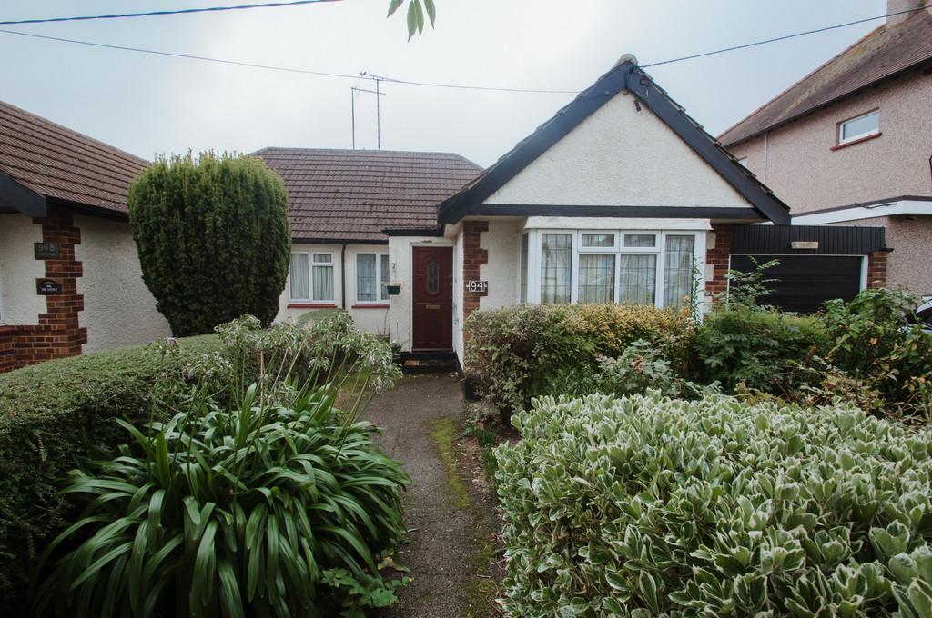 The Avenue, Hadleigh 2 bed semidetached bungalow £325,000