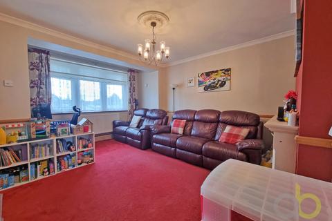 104 Erriff Drive, South Ockendon, RM15 5AY
