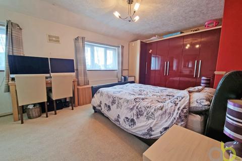 104 Erriff Drive, South Ockendon, RM15 5AY
