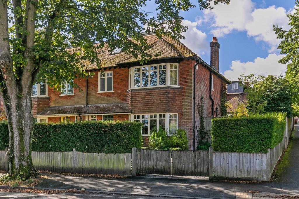Cheriton Road, Winchester, SO22 4 bed semidetached house £1,150,000