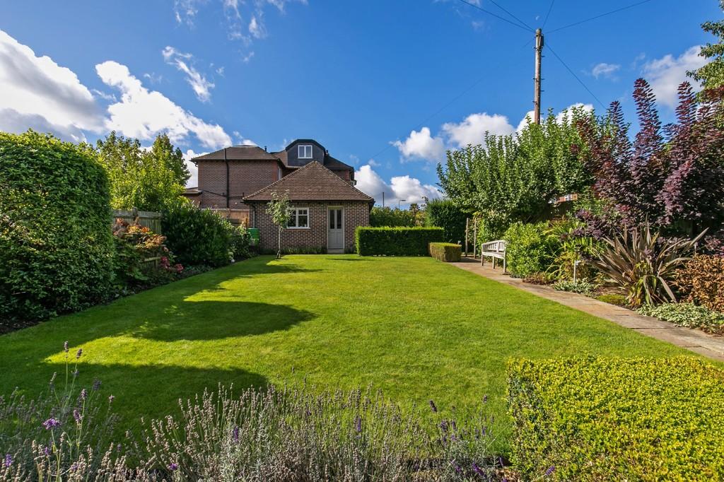 Cheriton Road, Winchester, SO22 4 bed semidetached house £1,150,000
