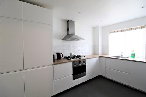 2 Denmead Road, Croydon, CR0 3TA
