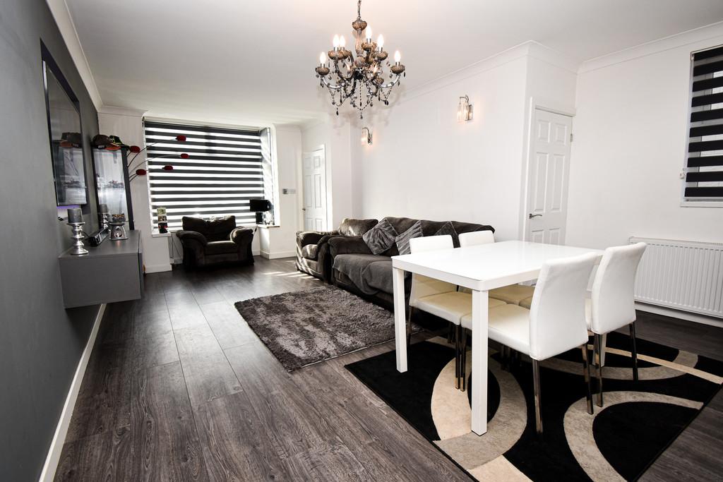 Stoke Avenue, Blackpool, FY1 2 bed end of terrace house £115,000
