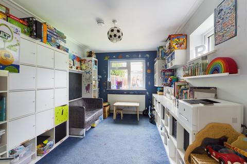 14 Cleves Way, Ruislip, HA4 9QB