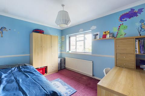 14 Cleves Way, Ruislip, HA4 9QB