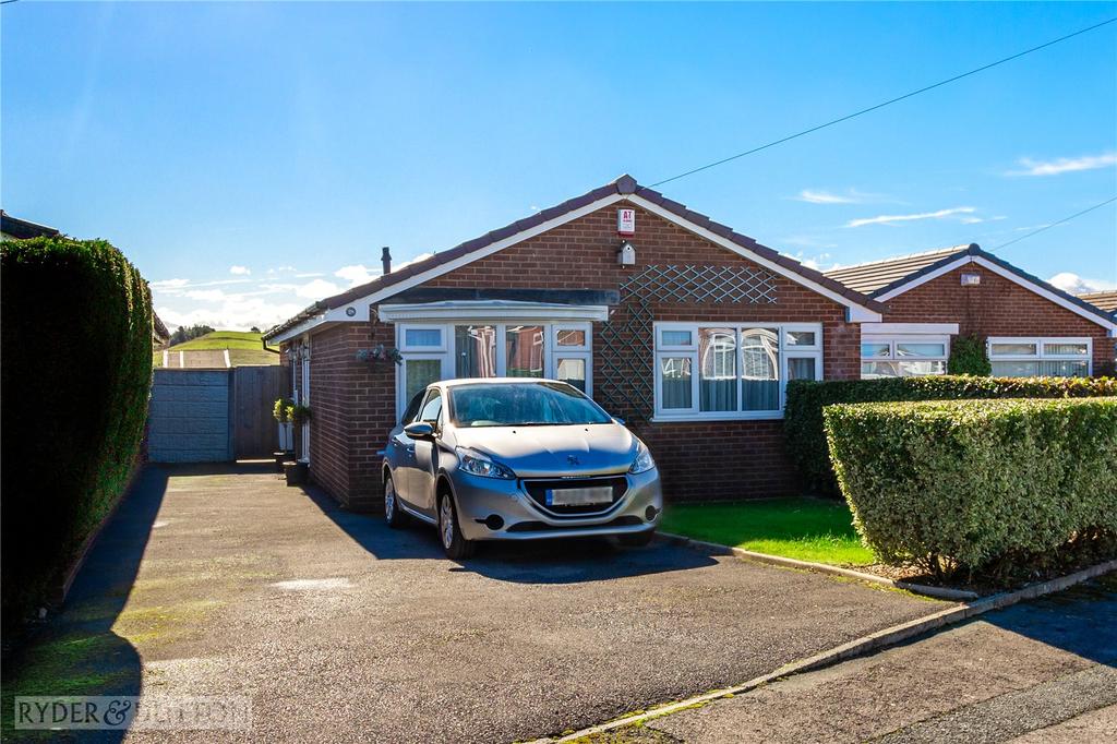 Staveley Close, Shaw, Oldham, OL2 2 bed bungalow £259,950