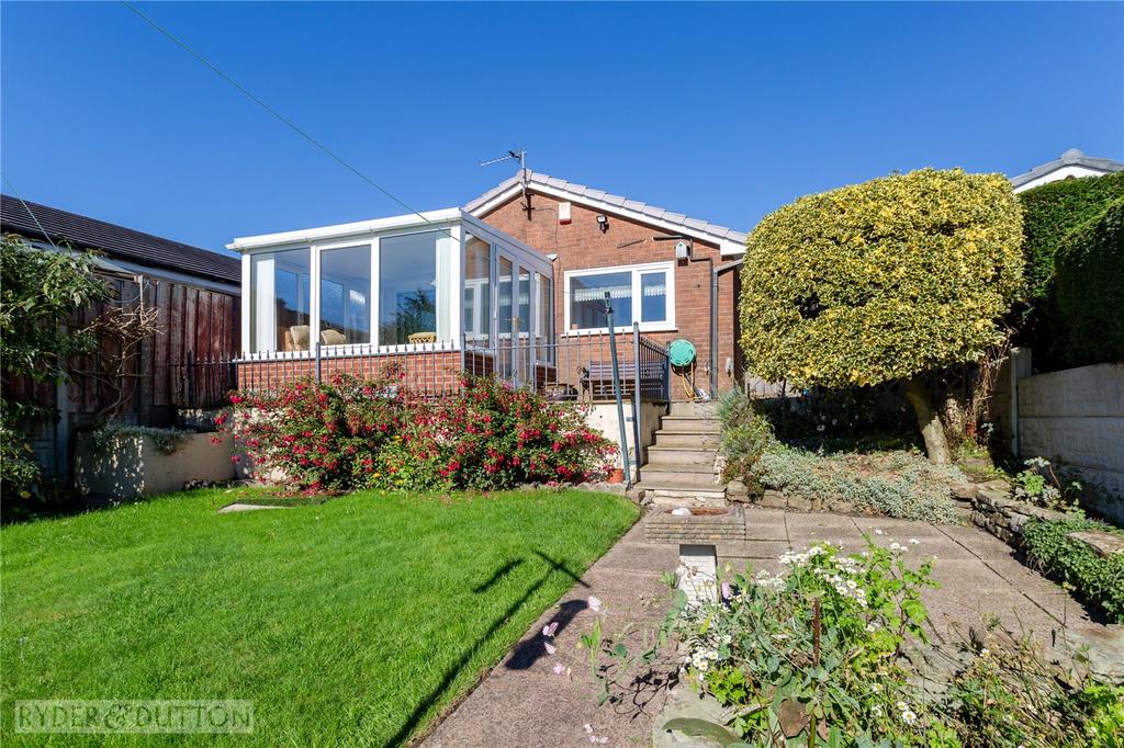 Staveley Close, Shaw, Oldham, OL2 2 bed bungalow £259,950
