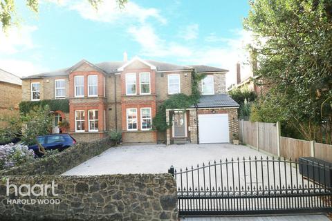 11 Athelstan Road, Romford, RM3 0QB