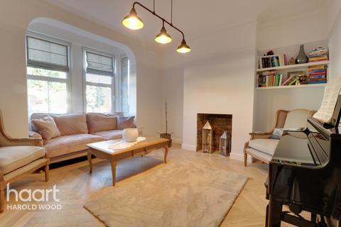 11 Athelstan Road, Romford, RM3 0QB