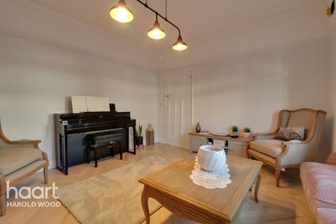 11 Athelstan Road, Romford, RM3 0QB